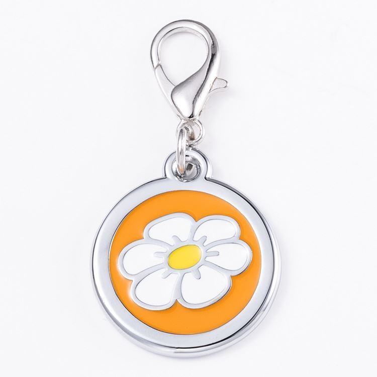 Round pet tag with flower pattern