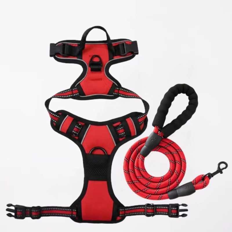 Reflective nylon large and medium-sized dog harness on the chest